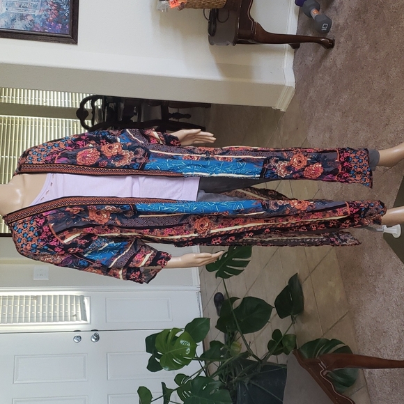 Chelsea & Violet s vivid colors bold garden scene Aztec embroidered trim d… - Picture 6 of 13